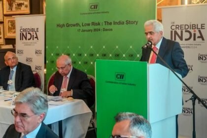 RBI Governor Shaktikanta Das Says RBI Is Not Considering Rate Cut At This Point Focus On Bringing Inflation At 4 Percent |  RBI Rate Cut: RBI Governor gave a blow to the expectations of interest rate cut, said