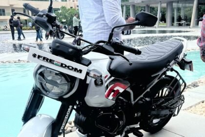 Bajaj Freedom CNG: Bajaj Auto is excited after launching the world's first CNG bike, huge jump in shares