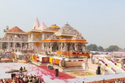 ayodhya ram mandir replica will be show in india day parade in new york VHP of America claim it Ram Mandir : अमेरिका में दिखेगी राम मंदिर की झलक, 18 फीट लंबी झांकी तैयार, जानें कब है भारत दिवस