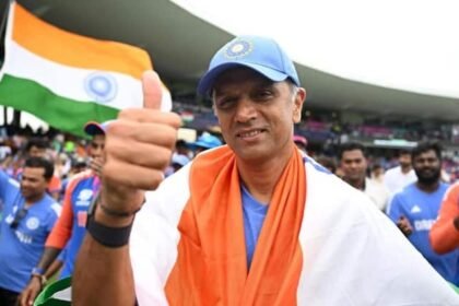 indian legendary cricketer sunil gavaskar urges government to honour rahul dravid with bharat ratna after historic t20 world cup win Rahul Dravid: भारत सरकार से आग्रह..., द्रविड़ को मिले भारत रत्न; टी20 वर्ल्ड कप जीत के बाद दिग्गज ने उठाई मांग