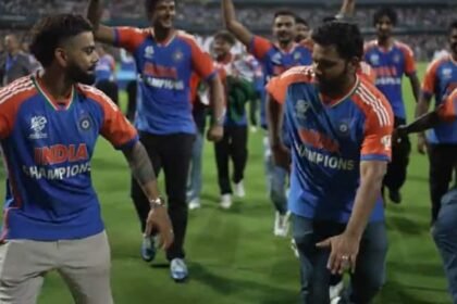 Virat Kohli and Rohit Sharma along with whole team dance in Wankhede stadium BCCI share special video Watch Watch: वानखेड़े में रोहित-विराट के डांस ने बनाया माहौल, फिर पूरी टीम के एक साथ थिरके पैर; वीडियो वायरल